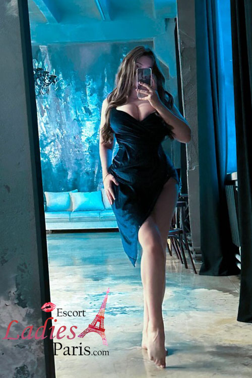Busty Escort in France